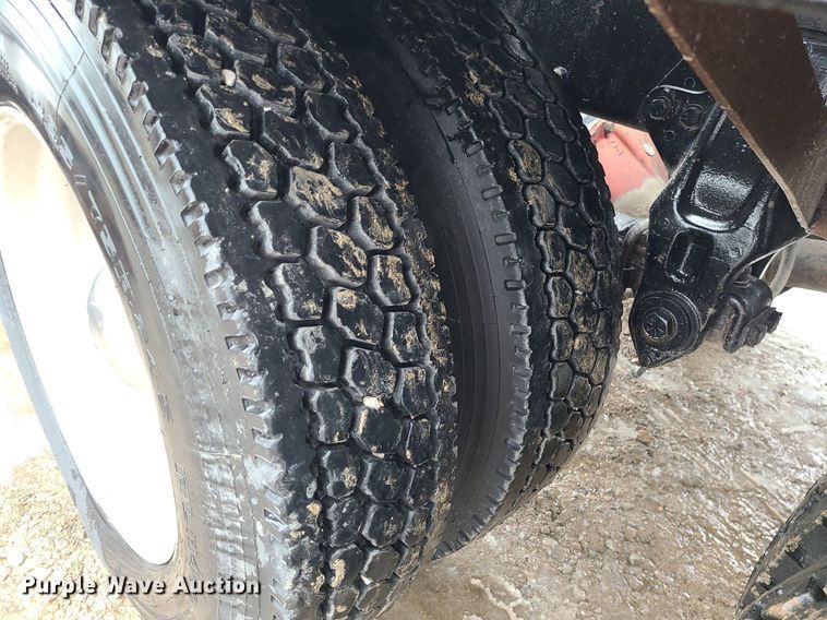 image for item DN8271 2000 Peterbilt  379 semi truck