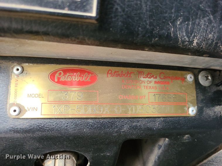 image for item DN8271 2000 Peterbilt  379 semi truck