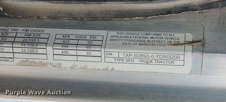 image for item DN8271 2000 Peterbilt  379 semi truck