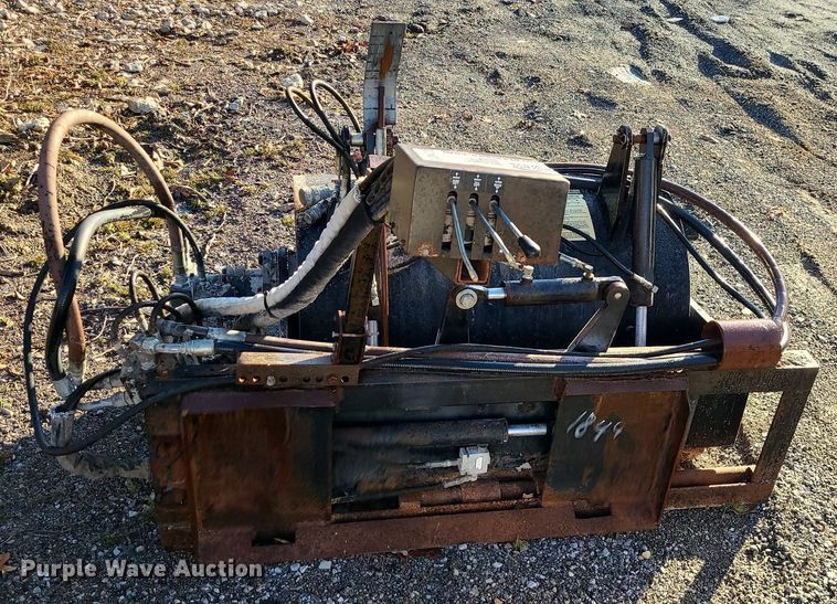 image for item DN8312 1999 Coneqtec Universal AP1000 III skid steer cold planer