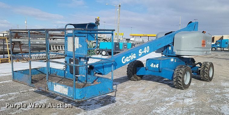 image for item DO4792 2007 Genie S-40 boom lift