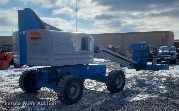 image for item DO4792 2007 Genie S-40 boom lift