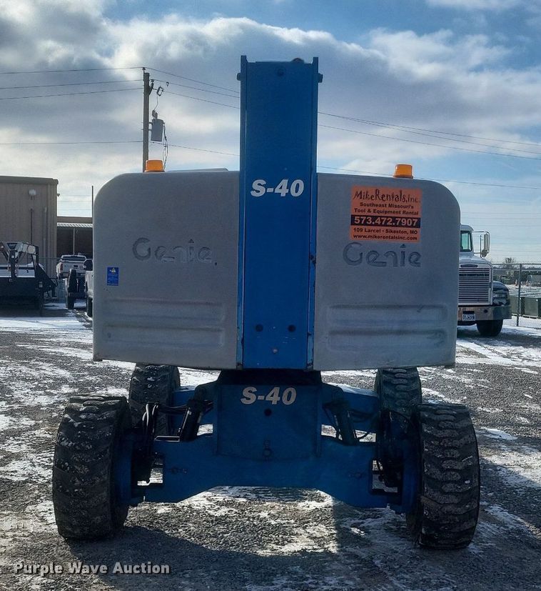 image for item DO4792 2007 Genie S-40 boom lift