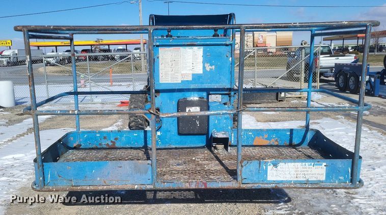 image for item DO4792 2007 Genie S-40 boom lift