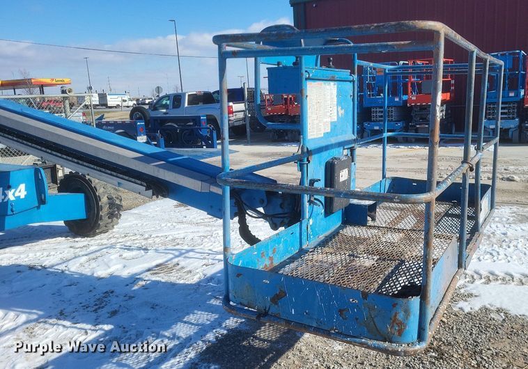 image for item DO4792 2007 Genie S-40 boom lift