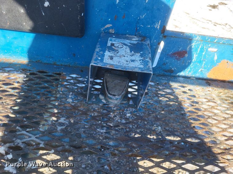 image for item DO4792 2007 Genie S-40 boom lift