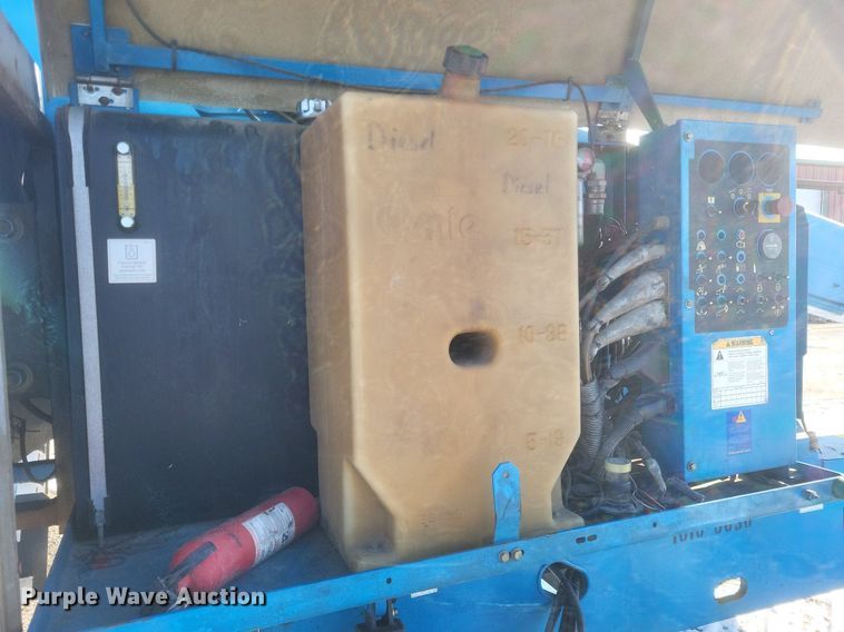 image for item DO4792 2007 Genie S-40 boom lift