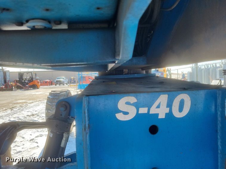 image for item DO4792 2007 Genie S-40 boom lift