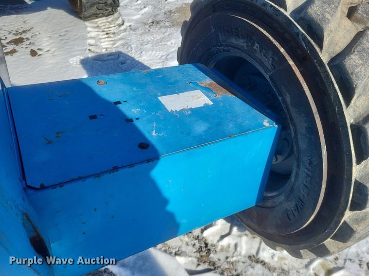 image for item DO4792 2007 Genie S-40 boom lift