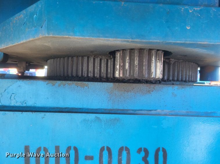 image for item DO4792 2007 Genie S-40 boom lift