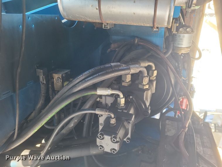 image for item DO4792 2007 Genie S-40 boom lift