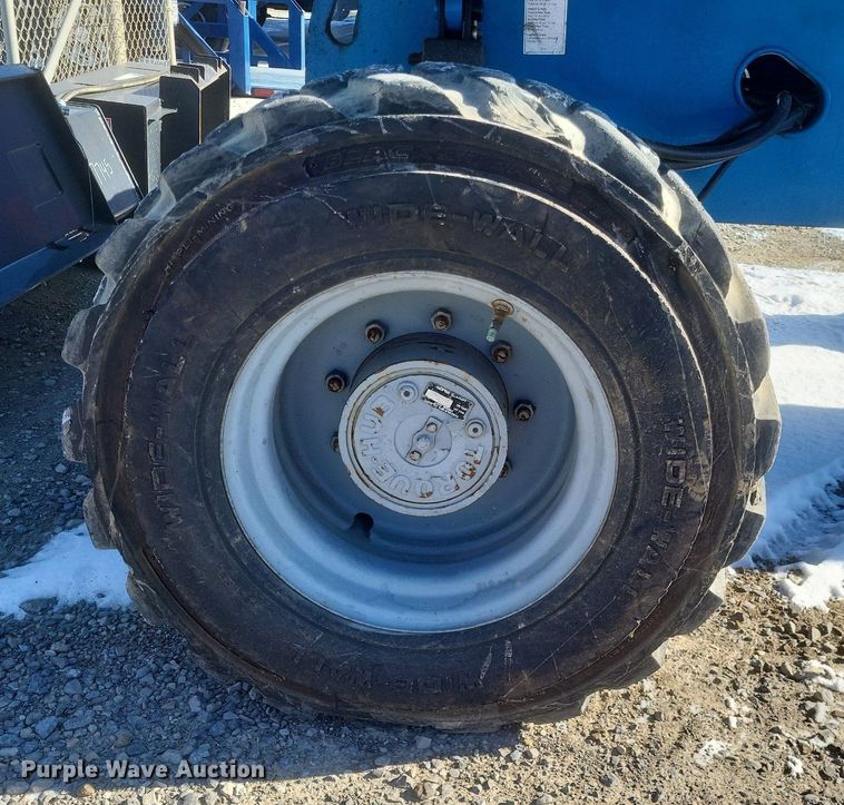 image for item DO4792 2007 Genie S-40 boom lift