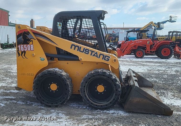 image for item DO4794 2017 Mustang  1650R skid steer loader