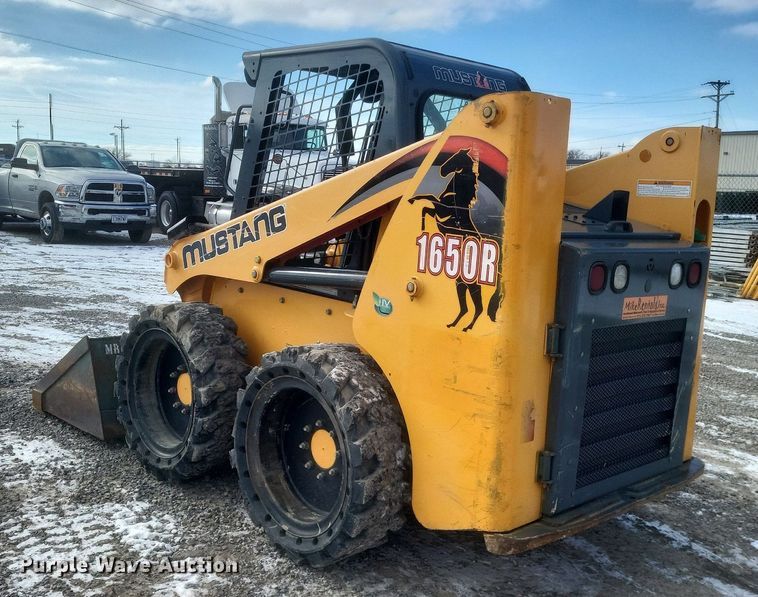image for item DO4794 2017 Mustang  1650R skid steer loader
