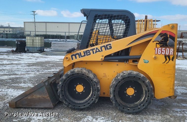 image for item DO4794 2017 Mustang  1650R skid steer loader