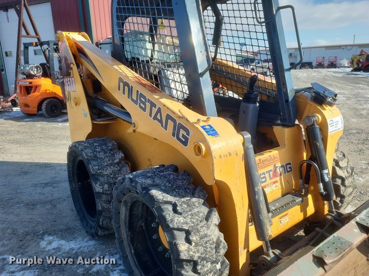 image for item DO4794 2017 Mustang  1650R skid steer loader