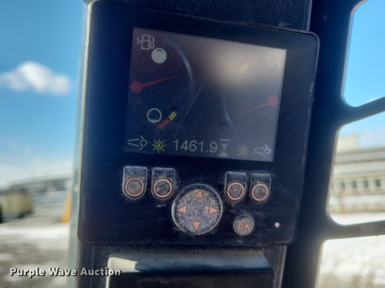 image for item DO4794 2017 Mustang  1650R skid steer loader