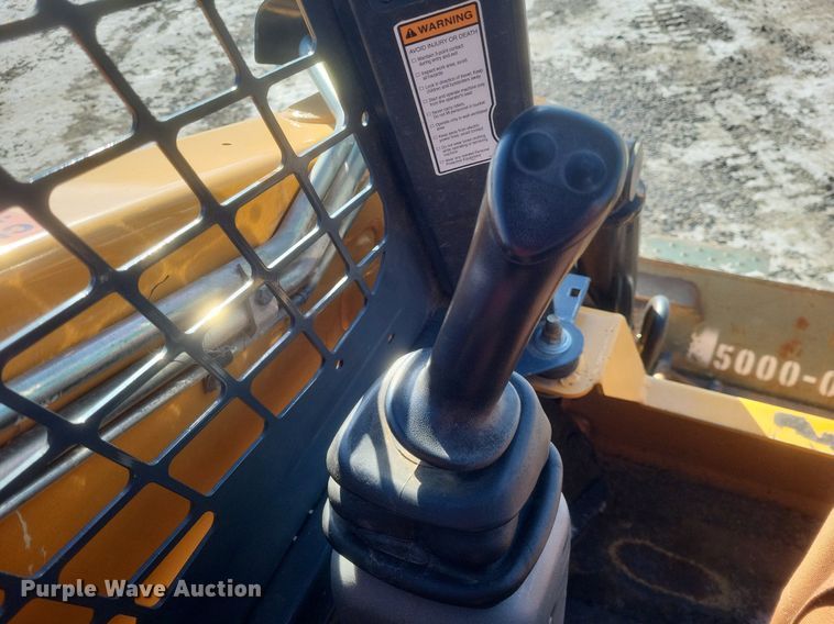 image for item DO4794 2017 Mustang  1650R skid steer loader