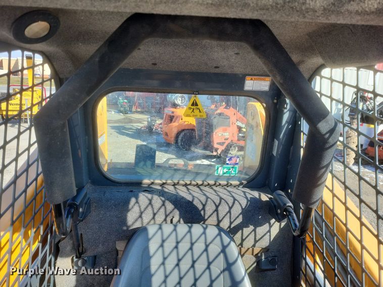 image for item DO4794 2017 Mustang  1650R skid steer loader