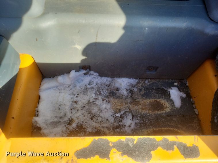 image for item DO4794 2017 Mustang  1650R skid steer loader