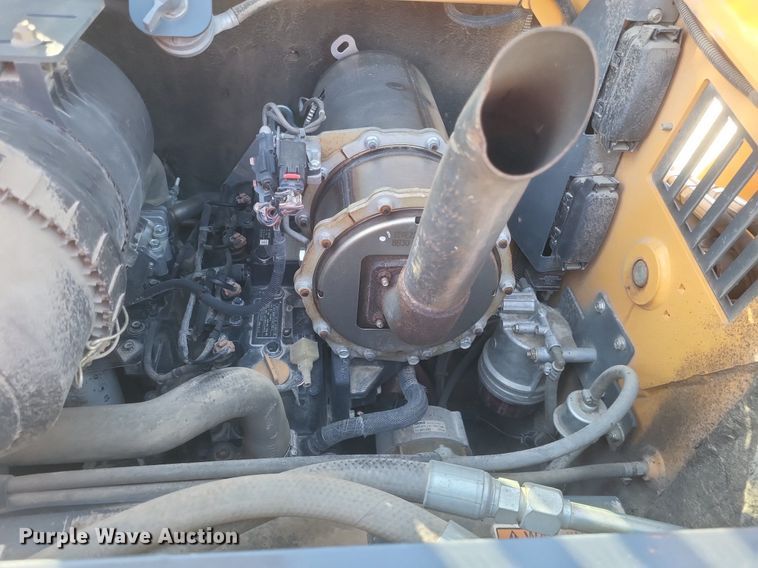 image for item DO4794 2017 Mustang  1650R skid steer loader