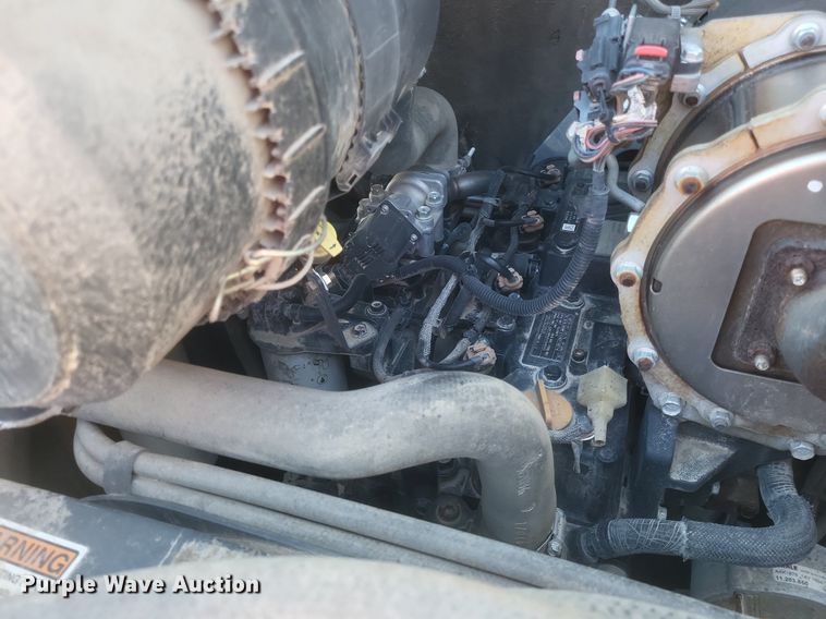 image for item DO4794 2017 Mustang  1650R skid steer loader