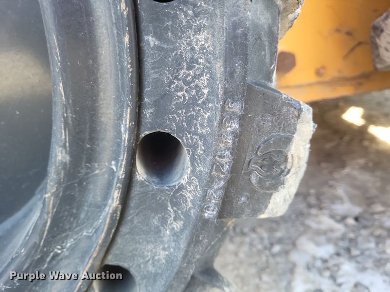 image for item DO4794 2017 Mustang  1650R skid steer loader