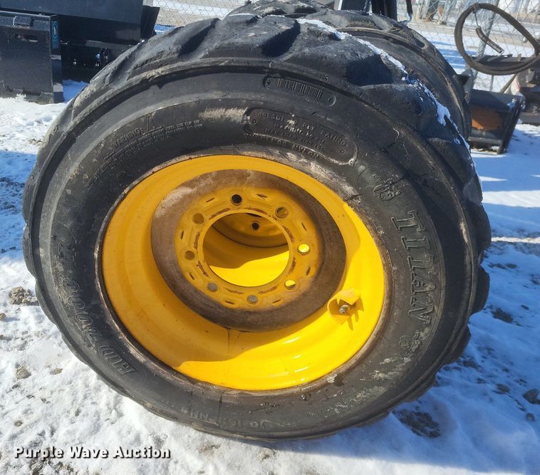 image for item DO4794 2017 Mustang  1650R skid steer loader