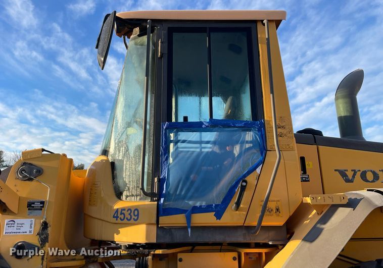 image for item DP0277 2010 Volvo  L90F  wheel loader