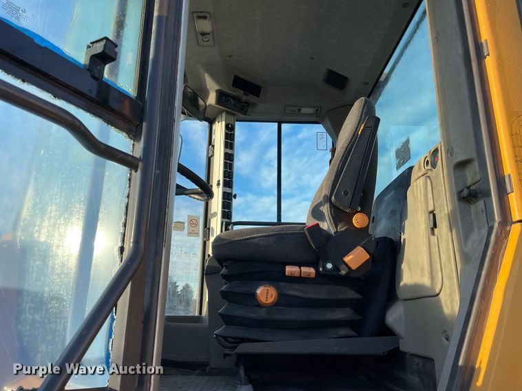 image for item DP0277 2010 Volvo  L90F  wheel loader