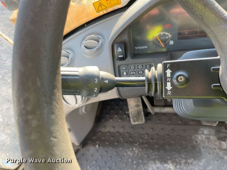 image for item DP0277 2010 Volvo  L90F  wheel loader