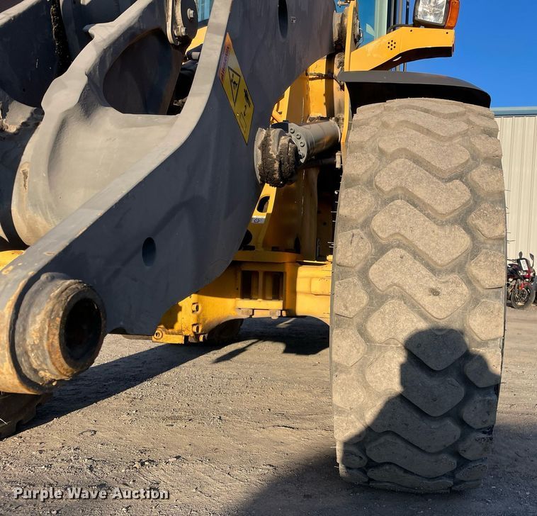 image for item DP0277 2010 Volvo  L90F  wheel loader