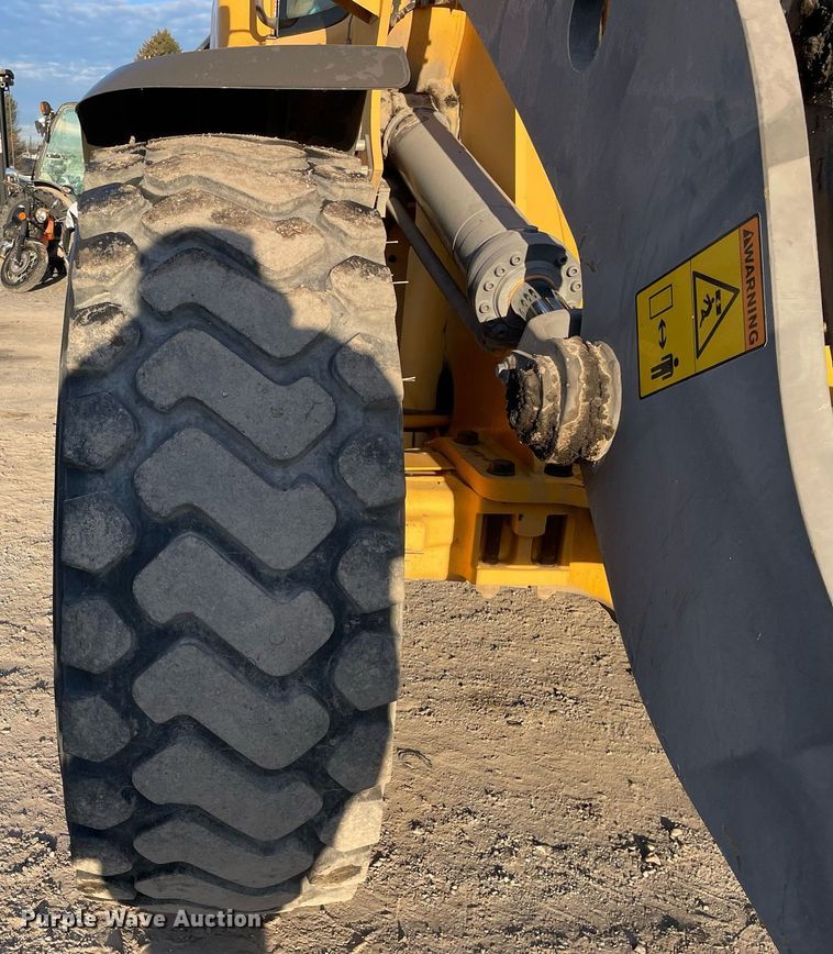 image for item DP0277 2010 Volvo  L90F  wheel loader