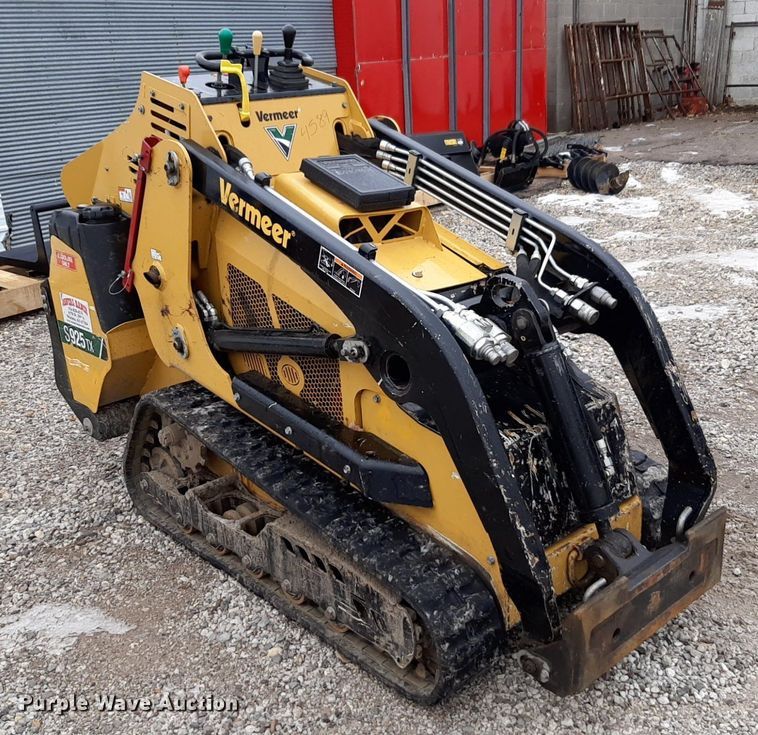 image for item DP2560 2021 Vermeer S925TX compact utility loader