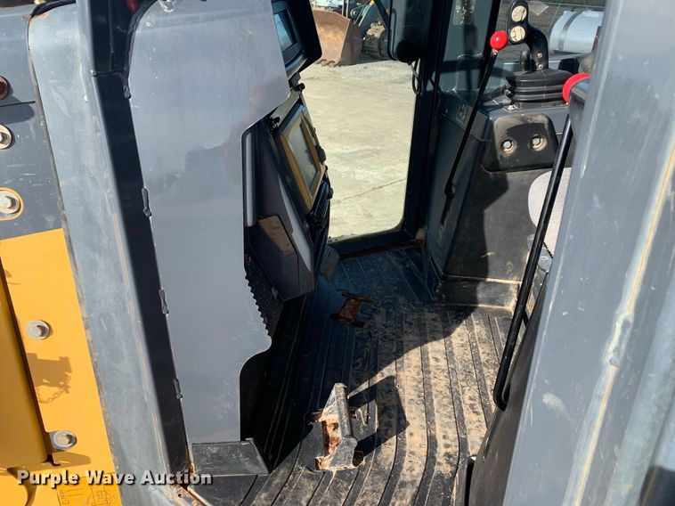 image for item DP8823 2014 John Deere 850K dozer