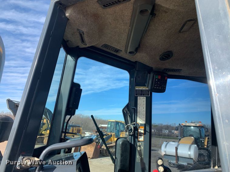 image for item DP8823 2014 John Deere 850K dozer