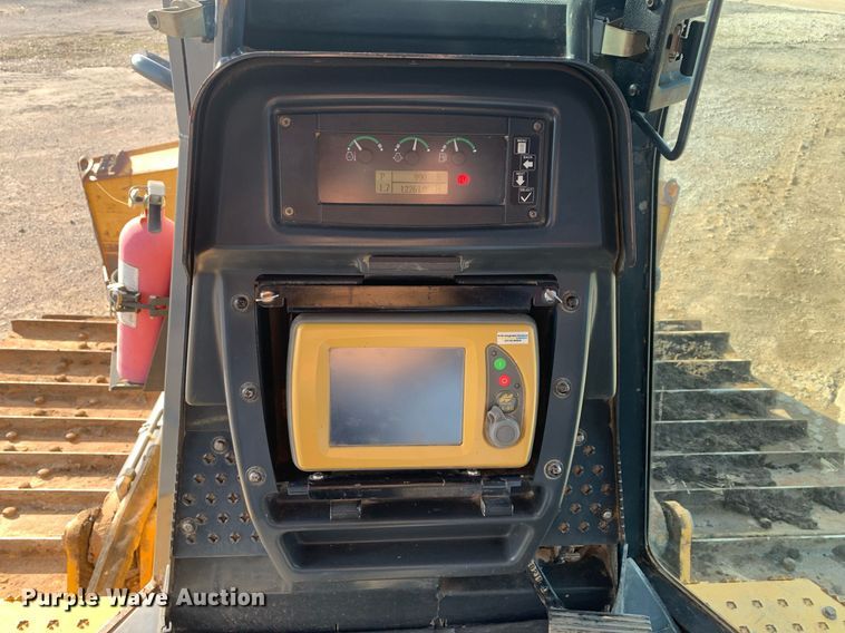 image for item DP8823 2014 John Deere 850K dozer