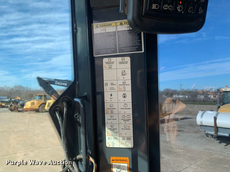 image for item DP8823 2014 John Deere 850K dozer