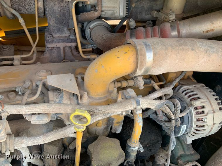 image for item DP8823 2014 John Deere 850K dozer