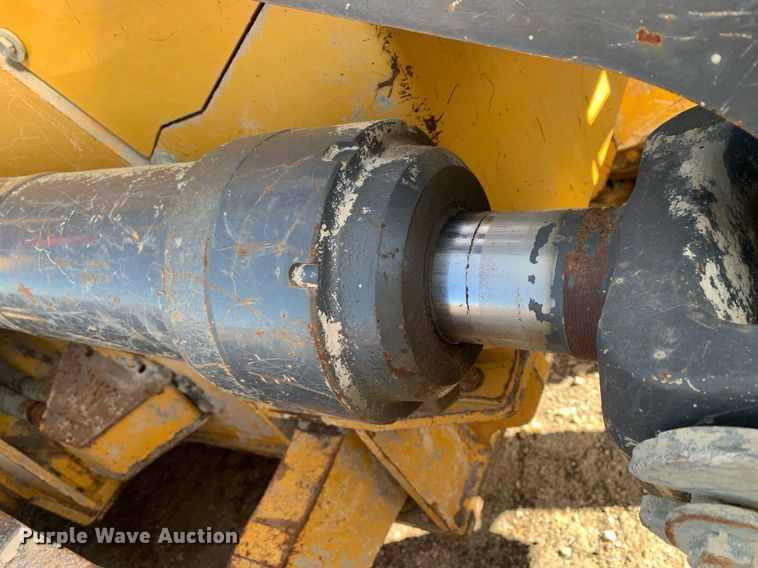 image for item DP8824 2015 John Deere 755K track loader