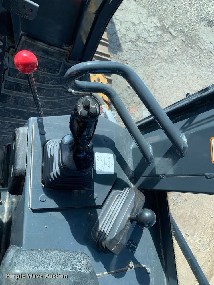 image for item DP8824 2015 John Deere 755K track loader