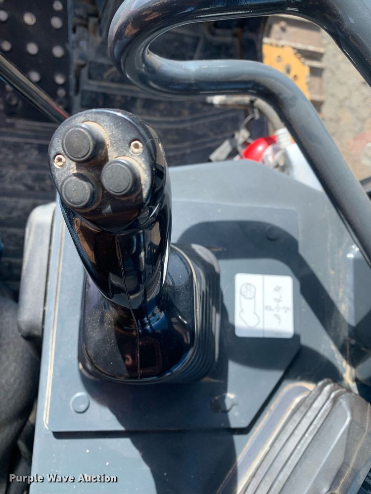 image for item DP8824 2015 John Deere 755K track loader