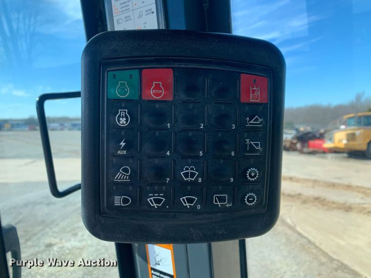 image for item DP8824 2015 John Deere 755K track loader