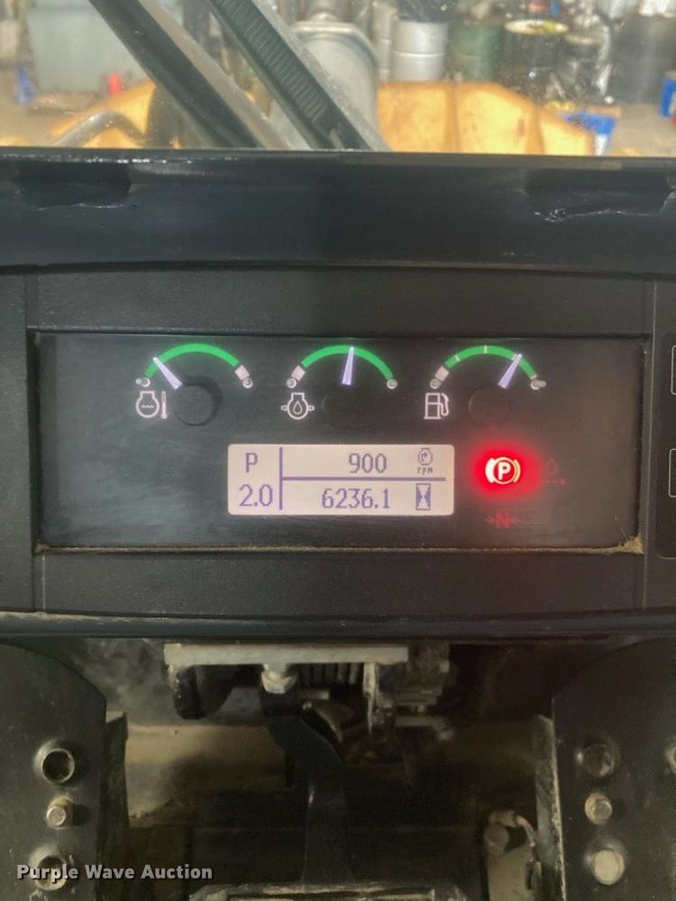 image for item DP8824 2015 John Deere 755K track loader