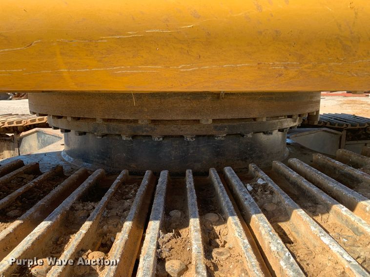 image for item DP8826 2017 John Deere 350G LC excavator