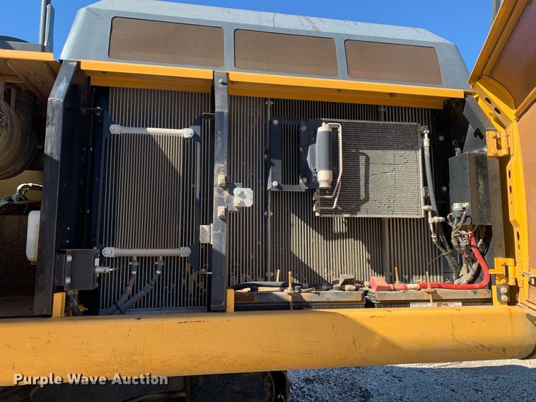 image for item DP8826 2017 John Deere 350G LC excavator