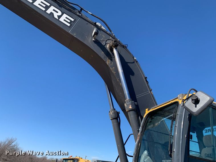 image for item DP8826 2017 John Deere 350G LC excavator