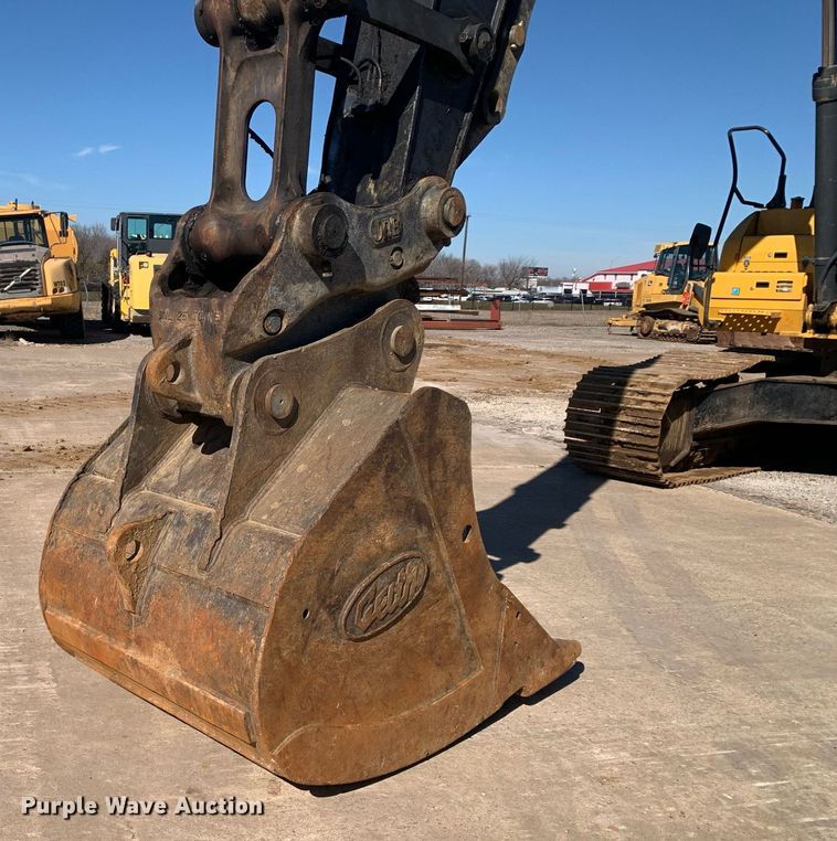 image for item DP8826 2017 John Deere 350G LC excavator