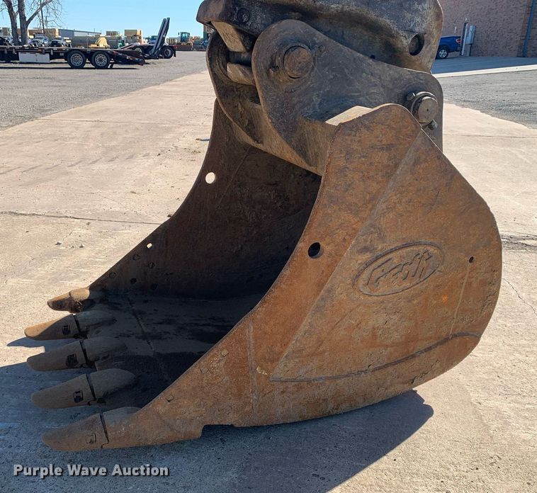 image for item DP8826 2017 John Deere 350G LC excavator