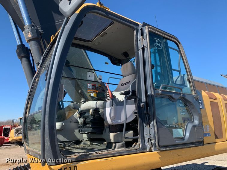 image for item DP8826 2017 John Deere 350G LC excavator